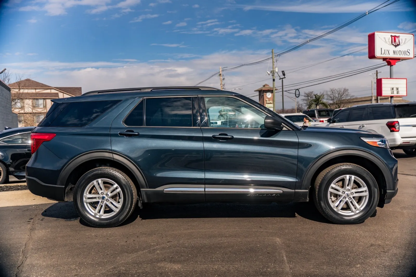 2022 Ford Explorer XLT - Photo 9