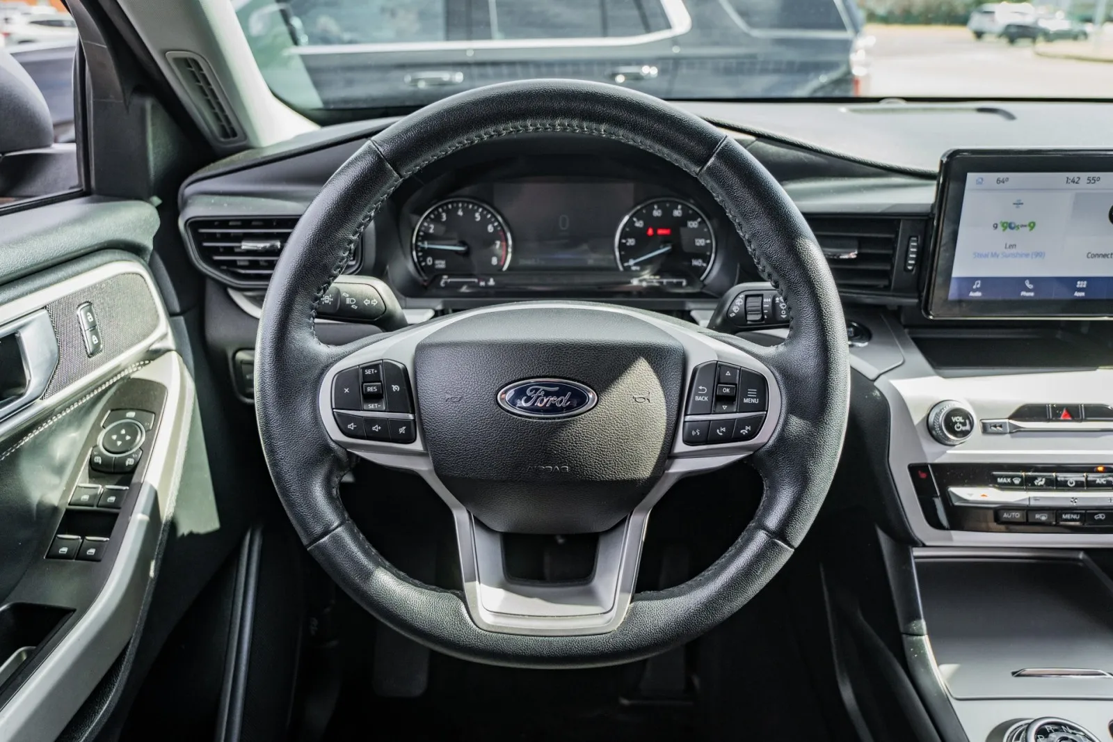 2022 Ford Explorer XLT - Photo 22