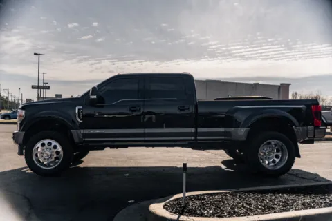 More photos of 2022 Ford Super Duty F-450 DRW King Ranch at Lux Motors, IN