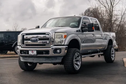 More photos of 2015 Ford Super Duty F-250 SRW Lariat at Lux Motors, IN
