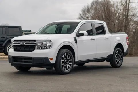 More photos of 2022 Ford Maverick LARIAT at Lux Motors, IN