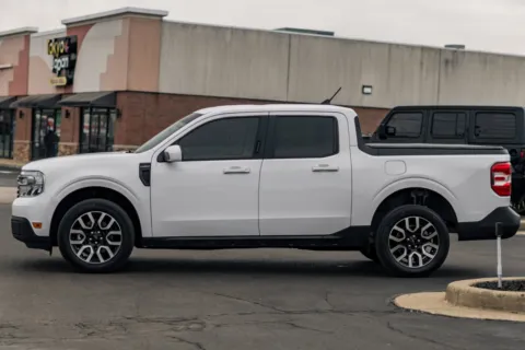More photos of 2022 Ford Maverick LARIAT at Lux Motors, IN