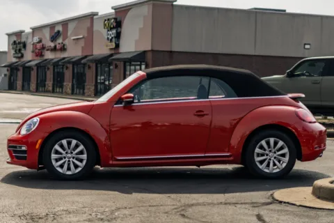 More photos of 2019 Volkswagen Beetle Convertible S at Lux Motors, IN