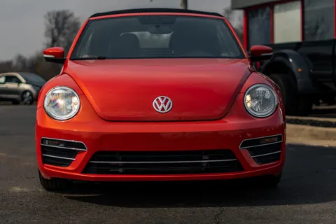 More photos of 2019 Volkswagen Beetle Convertible S at Lux Motors, IN