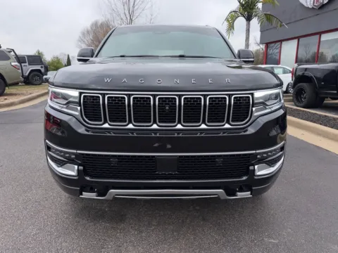 More photos of 2022 Jeep Wagoneer Series III at Lux Motors, IN