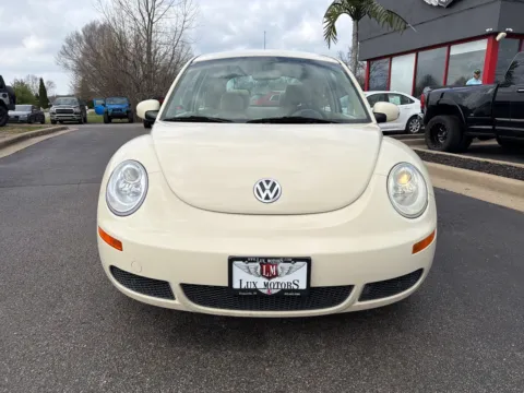 More photos of 2009 Volkswagen New Beetle Coupe S at Lux Motors, IN