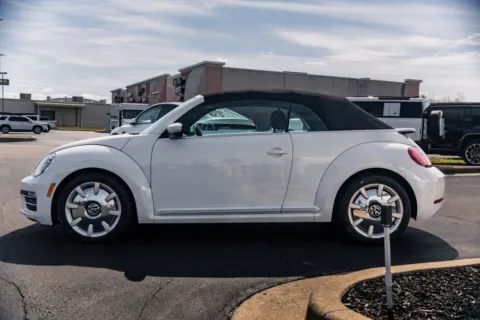 More photos of 2017 Volkswagen Beetle Convertible 1.8T SEL at Lux Motors, IN