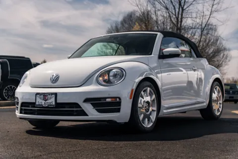 More photos of 2017 Volkswagen Beetle Convertible 1.8T SEL at Lux Motors, IN