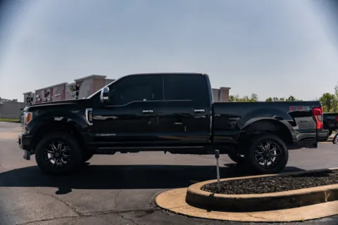 More photos of 2017 Ford Super Duty F-250 SRW Platinum at Lux Motors, IN