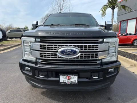 More photos of 2017 Ford Super Duty F-250 SRW Platinum at Lux Motors, IN