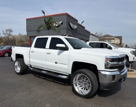 White 2018 Chevrolet Silverado 1500 LT for sale in Evansville, IN