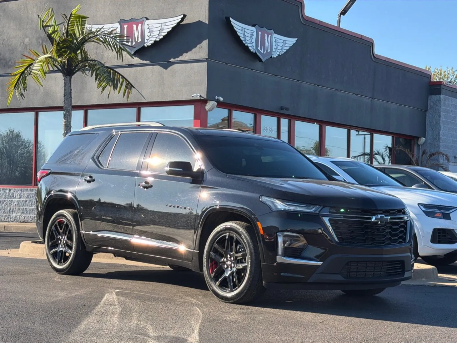 Black 2023 Chevrolet Traverse Premier for sale in Evansville, IN