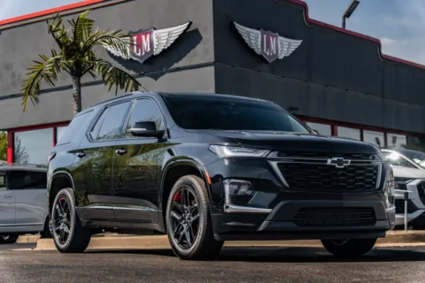 Black 2023 Chevrolet Traverse Premier for sale in Evansville, IN