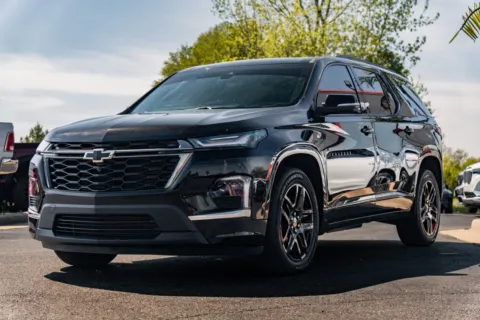 More photos of 2023 Chevrolet Traverse Premier at Lux Motors, IN
