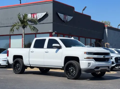 White 2018 Chevrolet Silverado 1500 LT for sale in Evansville, IN
