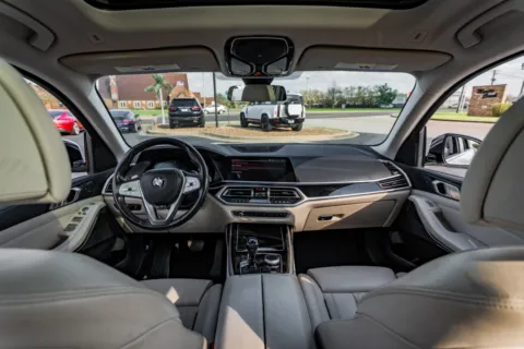 Photos of 2020 BMW X7 xDrive40i for sale in Evansville, IN at Lux Motors