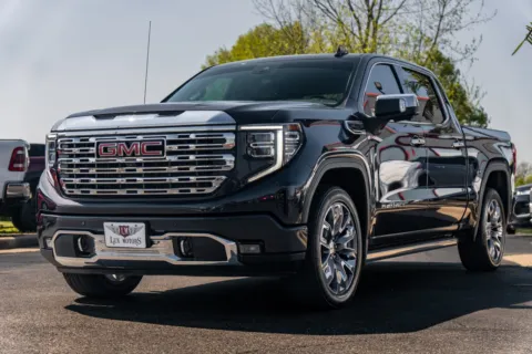 More photos of 2023 GMC Sierra 1500 Denali at Lux Motors, IN