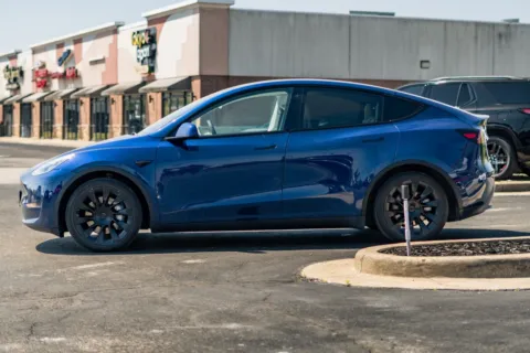 More photos of 2022 Tesla Model Y Long Range at Lux Motors, IN