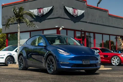 Blue 2022 Tesla Model Y Long Range for sale in Evansville, IN