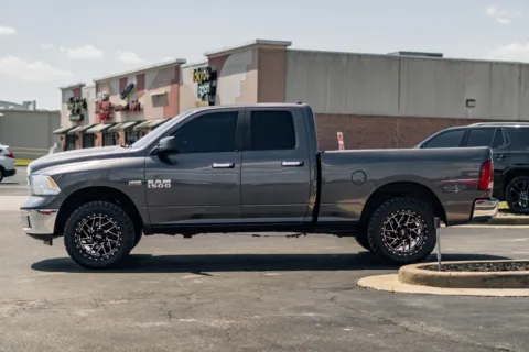 More photos of 2015 Ram 1500 Big Horn at Lux Motors, IN
