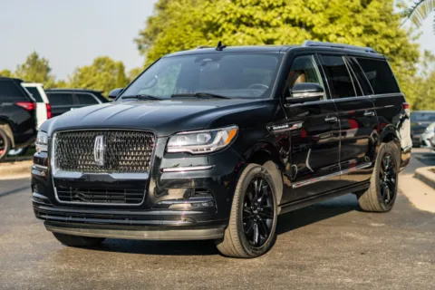 More photos of 2023 Lincoln Navigator L Reserve at Lux Motors, IN