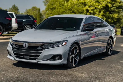 More photos of 2022 Honda Accord Hybrid Sport at Lux Motors, IN