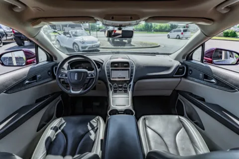 Photos of 2020 Lincoln Nautilus Reserve for sale in Evansville, IN at Lux Motors