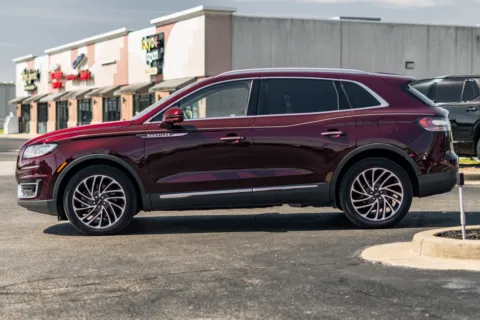 More photos of 2020 Lincoln Nautilus Reserve at Lux Motors, IN