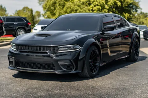 More photos of 2016 Dodge Charger R/T Scat Pack Wide Body at Lux Motors, IN