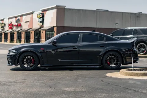 More photos of 2016 Dodge Charger R/T Scat Pack Wide Body at Lux Motors, IN