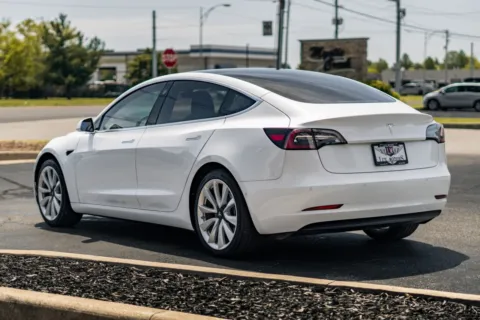 More photos of 2019 Tesla Model 3 Long Range at Lux Motors, IN
