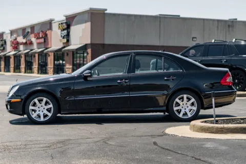 More photos of 2007 Mercedes-Benz E-Class 3.5L at Lux Motors, IN