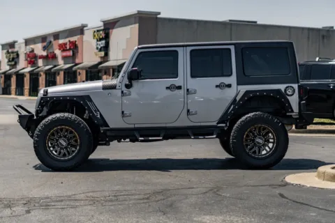 More photos of 2017 Jeep Wrangler Unlimited Sport at Lux Motors, IN