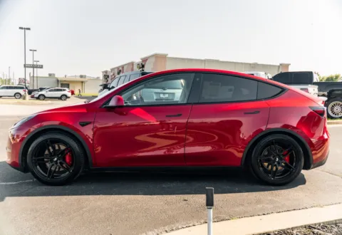 More photos of 2022 Tesla Model Y Performance at Lux Motors, IN