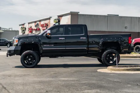 More photos of 2017 GMC Sierra 2500 HD Denali at Lux Motors, IN