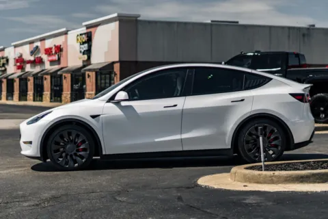 More photos of 2022 Tesla Model Y Performance at Lux Motors, IN