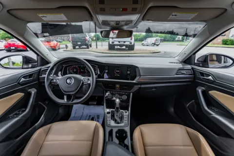 Photos of 2021 Volkswagen Jetta SEL for sale in Evansville, IN at Lux Motors