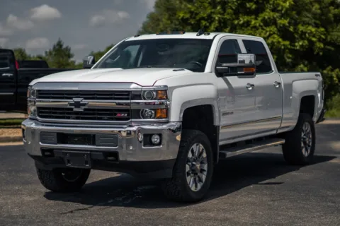 More photos of 2016 Chevrolet Silverado 2500HD LTZ at Lux Motors, IN