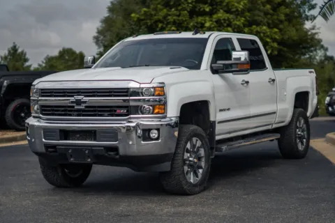More photos of 2016 Chevrolet Silverado 2500 HD LTZ at Lux Motors, IN