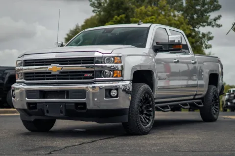 More photos of 2016 Chevrolet Silverado 2500HD LTZ at Lux Motors, IN