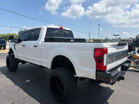 More photos of 2017 Ford Super Duty F-250 SRW Platinum at Lux Motors, IN