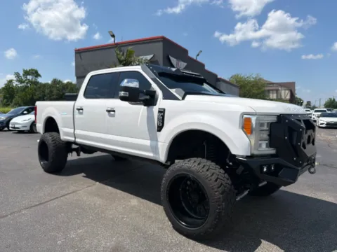White 2017 Ford Super Duty F-250 SRW Platinum for sale in Evansville, IN