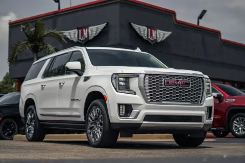 White 2024 GMC Yukon Denali for sale in Evansville, IN