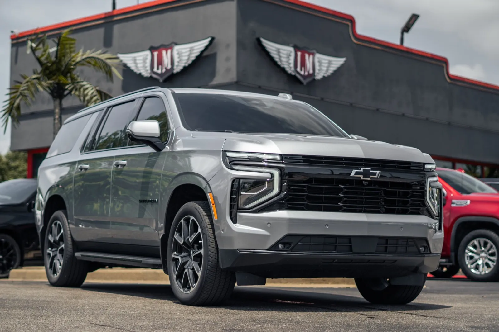 Gray 2025 Chevrolet Suburban RST for sale in Evansville, IN