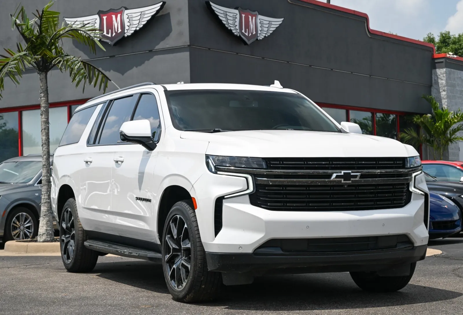White 2021 Chevrolet Suburban RST for sale in Evansville, IN