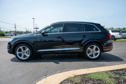 More photos of 2019 Audi Q7 Prestige at Lux Motors, IN
