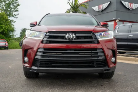 Another view of 2017 Toyota Highlander SE for sale in Evansville, IN at Lux Motors
