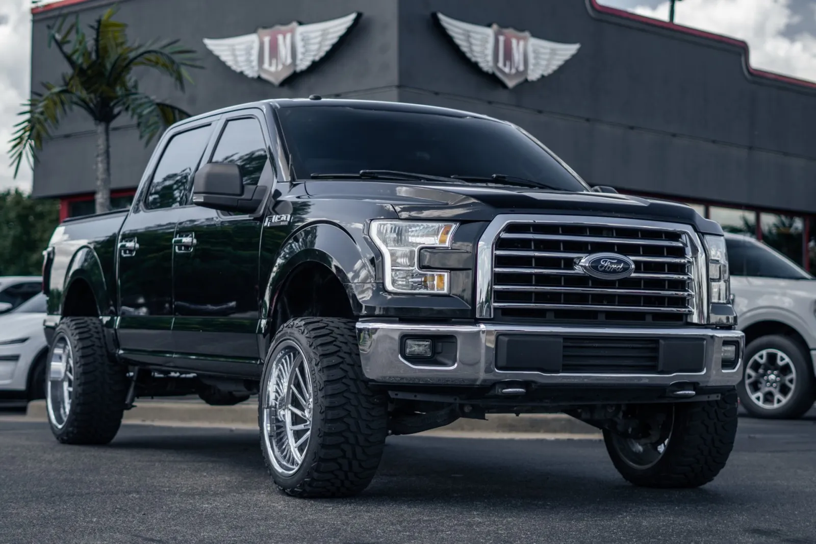 Black 2017 Ford F-150 XLT for sale in Evansville, IN