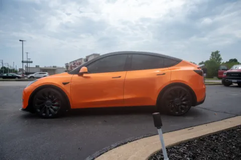More photos of 2022 Tesla Model Y Performance at Lux Motors, IN