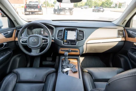 Photos of 2020 Volvo XC90 Inscription for sale in Evansville, IN at Lux Motors